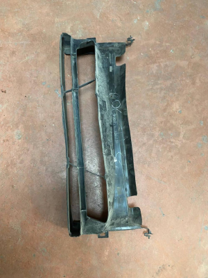 51747255414 / 7255414 BMW 3 SERİSİ F30 LCI ÖN ALT MASKE | MOTOLAND