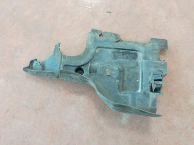 51747359797 / 7359797 BMW 7 SERİSİ G11 HAVA KANALI BAKALİTİ PARÇASI