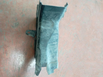 51747383851 / 7383851 BMW 5 SERİSİ G30 FREN HAVA KANALI BAKALİTİ