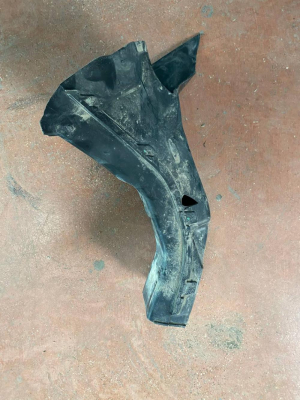 51747396939 / 7396939 BMW 3 SERİSİ F30 ÖN TAMPON HAVA KANALI
