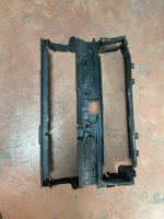51748738855 BMW 4 SERİSİ İ4 G26 RADYATÖR HAVA KANAL MASKESİ | MOTOLAND