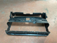 51748738855 BMW 4 SERİSİ İ4 G26 RADYATÖR HAVA KANAL MASKESİ | MOTOLAND