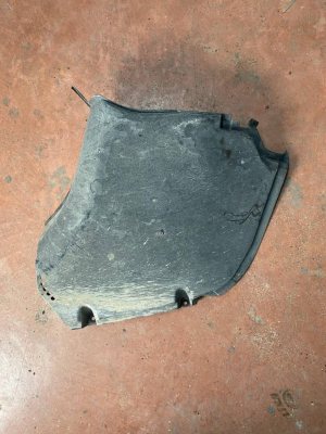 51757186522 / 7186522 BMW 5 SERİSİ F10 SAĞ TABAN BAKALİTİ | MOTOLAND