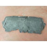 51757340168 / 7340168 BMW 5 SERİSİ G30 MOTOR ALT MUHAFAZA 4J22