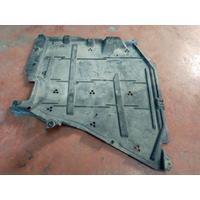 51757487477 / 7487477 BMW 3 SERİSİ G20 MOTOR ALT MUHAFAZA 4B24