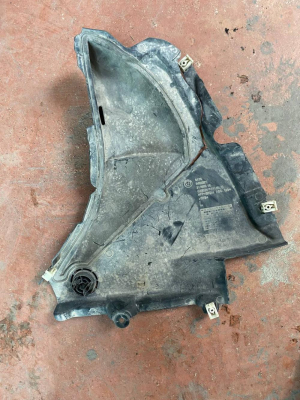 51759498271 BMW 7 SERİSİ G70 ÖN TEKERLEK DAVLUMBAZ BAKALİTİ | MOTOLAND