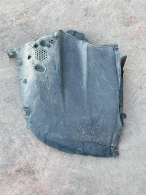 51759498304 / 9498304 BMW 7 SERİSİ G70 ARKA SAĞ ALT MUHAFAZA BAKALİTİ | MOTOLAND