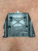 51759850632 / 9850632 BMW 5 SERİSİ G60 X3 E83 MOTOR ALT MUHAFAZA | MOTOLAND