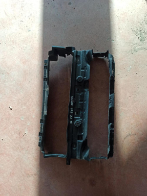 5A32054 BMW 4 SERİSİ ÖN RADYATÖR IZGARASI HAVA KANALI KLAVUZU