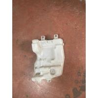 61667331418 / 7331418 BMW X1 F48 F60 COUNTRYMAN CAM SUYU BİDONU
