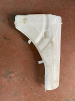 61669478798 / 9478798 BMW X1 U11 ÖN CAM YIKAMA SU DEPOSU | MOTOLAND