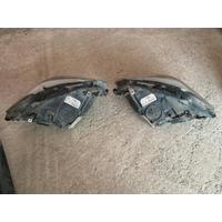 63117203243 - 63117203244 BMW 5 SERİSİ 2010-2013 XENON F10 SOL SAĞ FAR TAKIMI