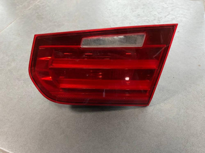 63217259916 / 7259916 BMW 3 SERİSİ F30 F31 BAGAJ SAĞ İÇ STOP HATASIZ | MOTOLAND