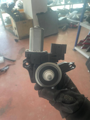 67625A18F13 / 5A18F13 BMW X1 U11 CAM MOTORU | MOTOLAND