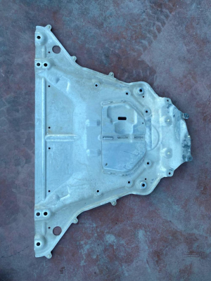 6898654 BMW 5 SERİSİ G60 MOTOR ZEMİN KORUMA | MOTOLAND
