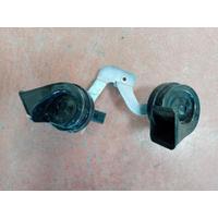 7011169 BMW 7 SERİSİ G70 KORNA PARÇASI 4C7 | MOTOLAND
