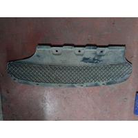 7184765 / 7228516 BMW 5 SERİSİ F10 TAMPON BAKALİTİ ALT DÜZ 4H18
