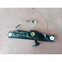 7208018 BMW 5 SERİSİ F10 F18 CAM KİRİKOSU | MOTOLAND 4J3