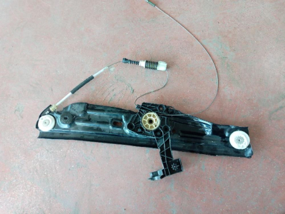 7208018 BMW 5 SERİSİ F10 F18 CAM KİRİKOSU | MOTOLAND 4J3