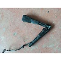 7213563 BMW 1 SERİSİ SOL ALT EMNİYET KEMERİ
