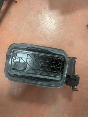 7238086 BMW X3 F25 YAKIT DEPOSU KAPAĞI | MOTOLAND
