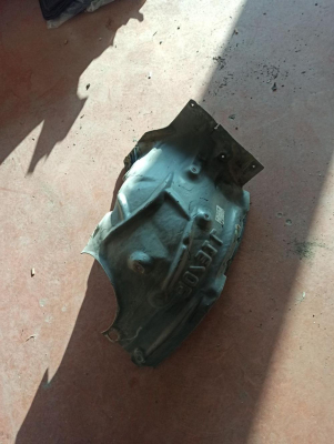 726069912 BMW 3 SERİSİ ÖN SAĞ YAN TEKER ARKA KORUMASI-DAVLUMBAZ