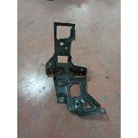 7302532 BMW 2 SERİSİ F46 FAR DESTEK BRAKETİ | MOTOLAND 4H13