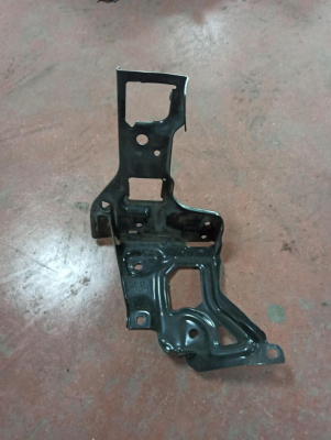 7302532 BMW 2 SERİSİ F46 FAR DESTEK BRAKETİ | MOTOLAND 4H13