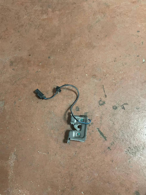 7308068 BMW X5 KAPUT KİLİDİ | MOTOLAND