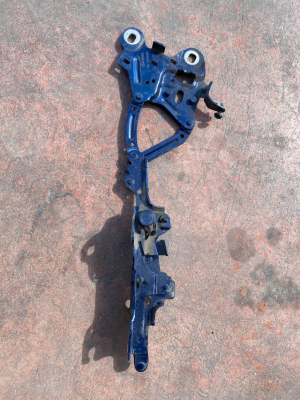 732944213 BMW X1 F48 SAĞ KAPUT MENTEŞESİ | MOTOLAND