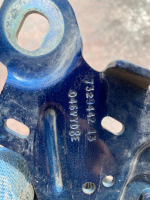 732944213 BMW X1 F48 SAĞ KAPUT MENTEŞESİ | MOTOLAND
