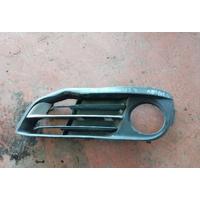 7331735 / 51117331735 BMW 5 SERİSİ F10 SİS FARI ÇERÇEVESİ 4G9