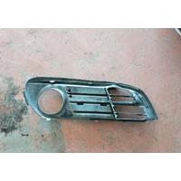 7331735 / 51117331735 BMW 5 SERİSİ F10 SİS FARI ÇERÇEVESİ 4G9