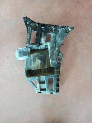 7332318 BMW X1 ARKA SAĞ TAMPON TUTUCU
