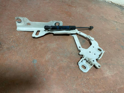 7336700 BMW 1 SERİSİ F20 SAĞ KAPUT MENTEŞESİ | MOTOLAND