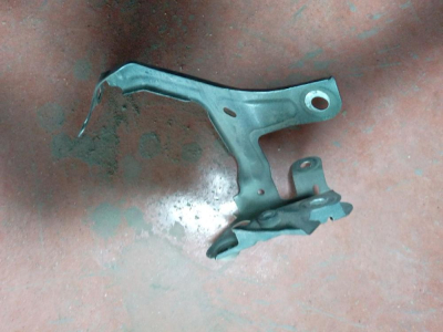 7349617 BMW 5 SERİSİ G30 G31 F90 ÖN SOL YAN PANEL BRAKETİ 4İ24