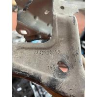 734961819 / 7349618 BMW 5 SERİSİ G30 KANAT MONTAJ BRAKETİ