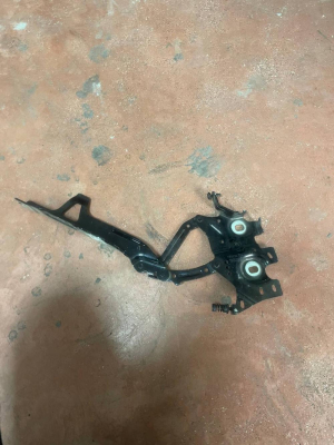 735135710 BMW MİNİ F54 KAPUT KAPAĞI MENTEŞESİ | MOTOLAND