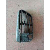 7354778 / 51117354778 BMW X1 F48 F49 ÖN SİS FARI IZGARASI / 4G9