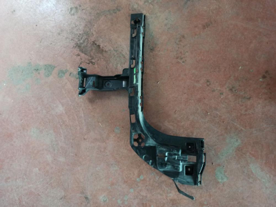7381120 BMW X1 ARKA SAĞ TAMPON BRAKETİ