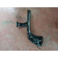 7381120 BMW X1 ARKA SAĞ TAMPON BRAKETİ