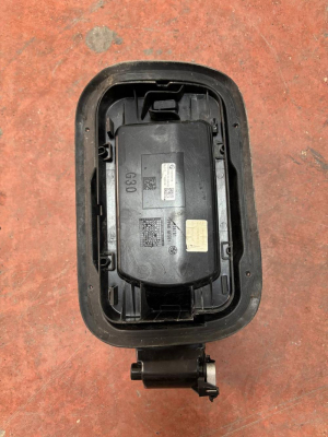 738793910 BMW 5 SERİSİ G30 YAKIT DOLUM HAZNESİ | MOTOLAND