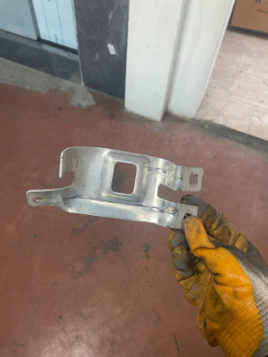 742222306 / 7422223 BMW 3 SERİSİ G20 SOL MONTAJ BRAKETİ
