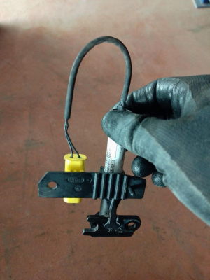 7449429 / 7449429-10 BMW 3 SERİSİ G20 KAPUT AİRBAG FİŞEĞİ