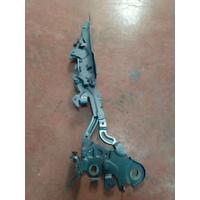 7450924 BMW 1 SERİSİ F40 KAPUT MENTEŞESİ | MOTOLAND