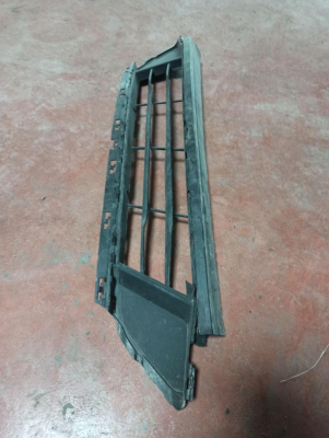 7460138 BMW 2 SERİSİ F46 ÖN TAMPON IZGARASI | MOTOLAND 4H1