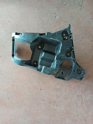 7461399 BMW F40 BMW 1 SERİSİ ARKA TAMPON PARÇASI