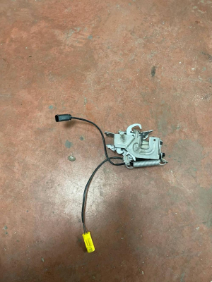 746834911 / 7468349 BMW 3 SERİSİ G20 KAPUT KİLİDİ | MOTOLAND