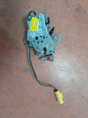7468350 | BMW 1 3 F40 G20 G21 KAPUT KİLİDİ SAĞ | MOTOLAND