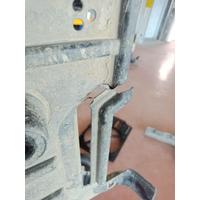 7931863 / 51757931863 BMW İX İ20 ARKA TAMPON ALT MUHAFAZA 4C23